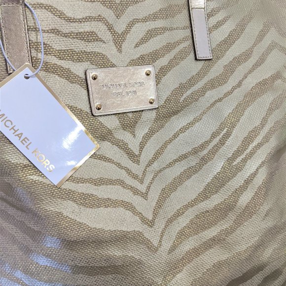 ***SOLD***Michael Kors Metallic Gold Tote Bag NWT - Picture 5 of 8